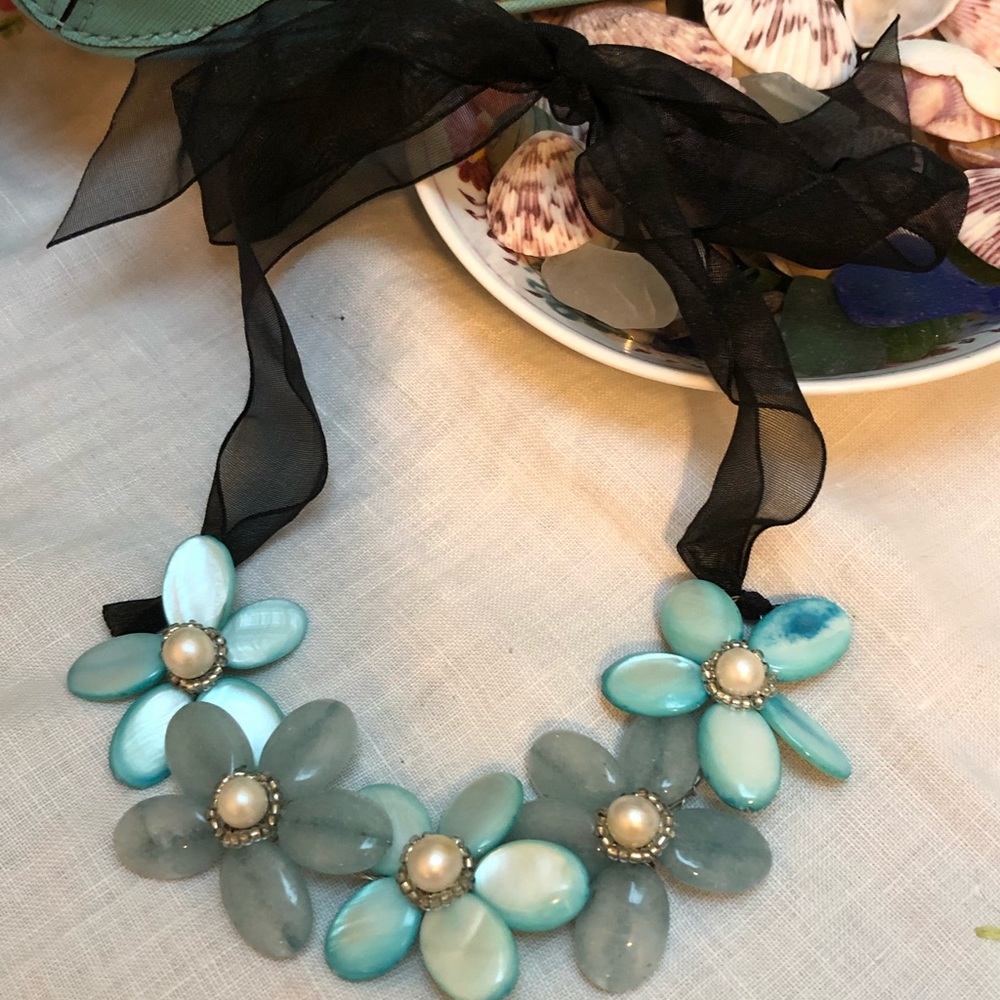 ❤️🌸Exquisite handcrafted flower necklace